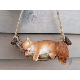 Mókus függőágyban szobor