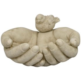 Cement kéz madárkával