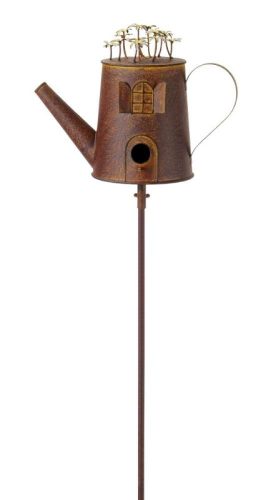 Locsolókanna alakú madáretető