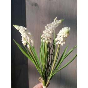 Muscari csokor ágakkal fehér