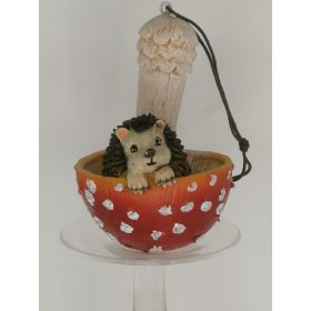 Sünike gombán akasztós dekor